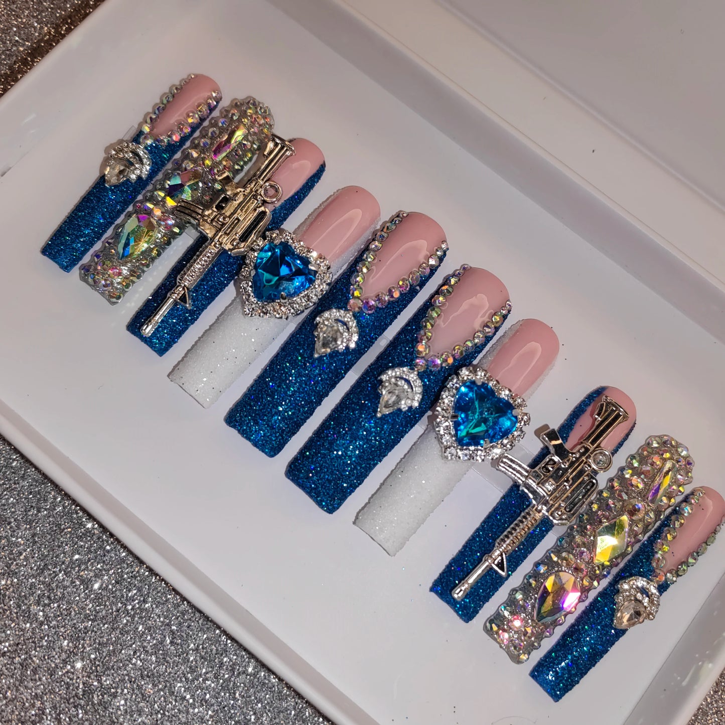 Pretty Villian Handmande sets