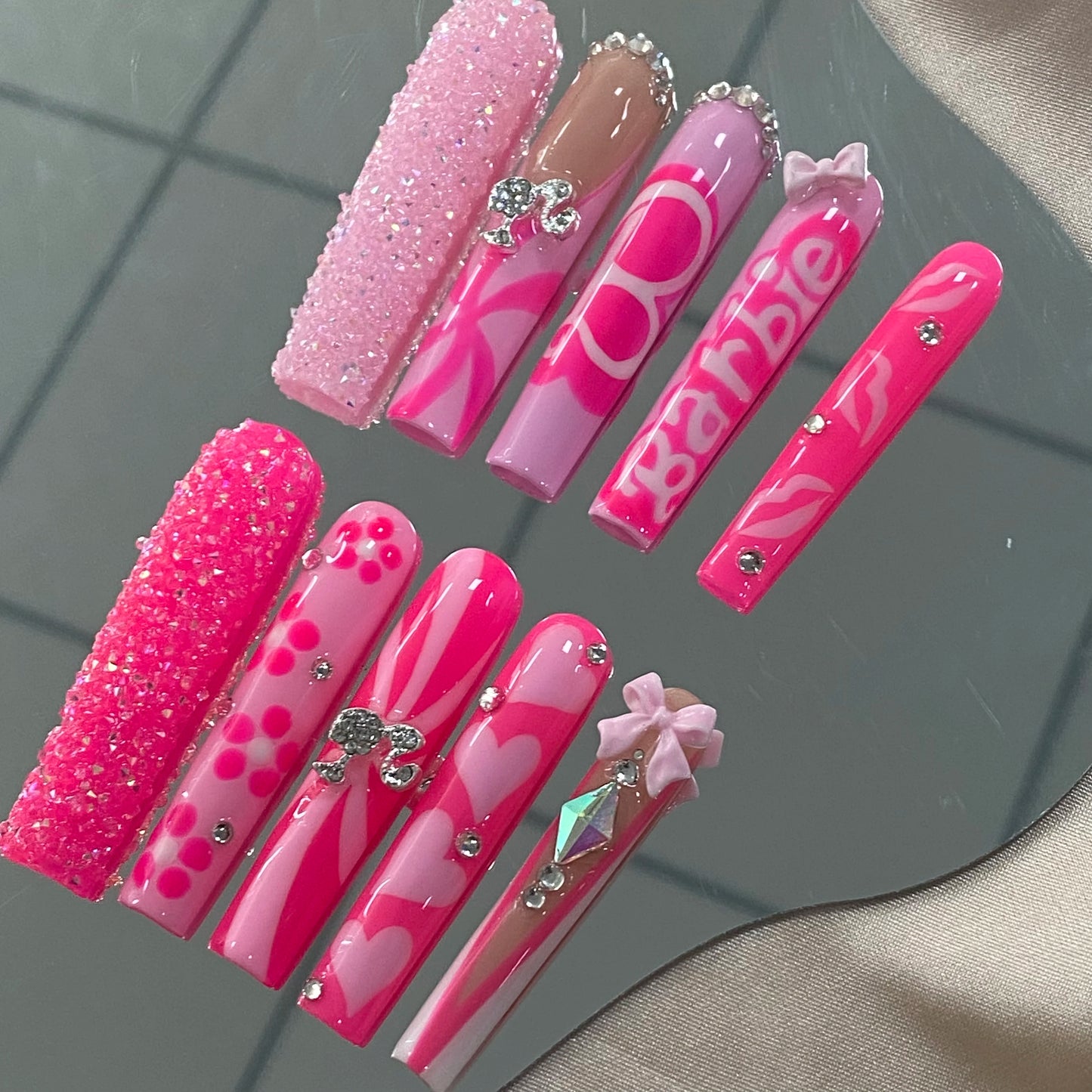 Pretty Villian Handmande sets