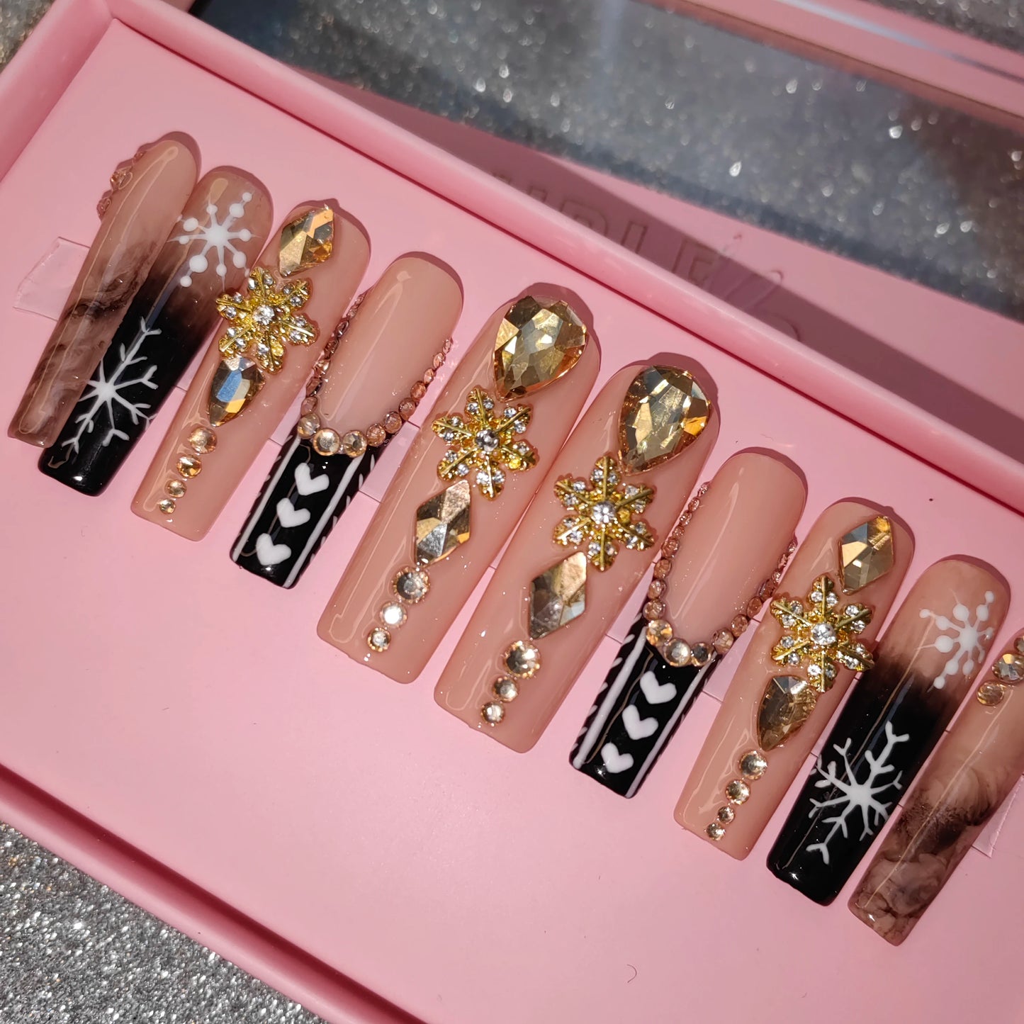 Pretty Villian Handmande sets