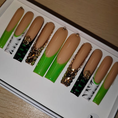 Pretty Villian Handmande sets