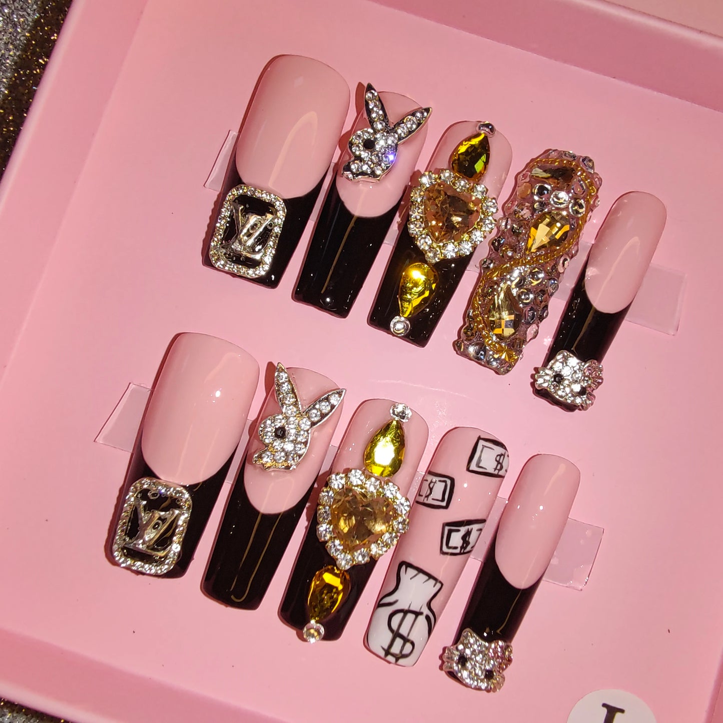 Pretty Villian Handmande sets