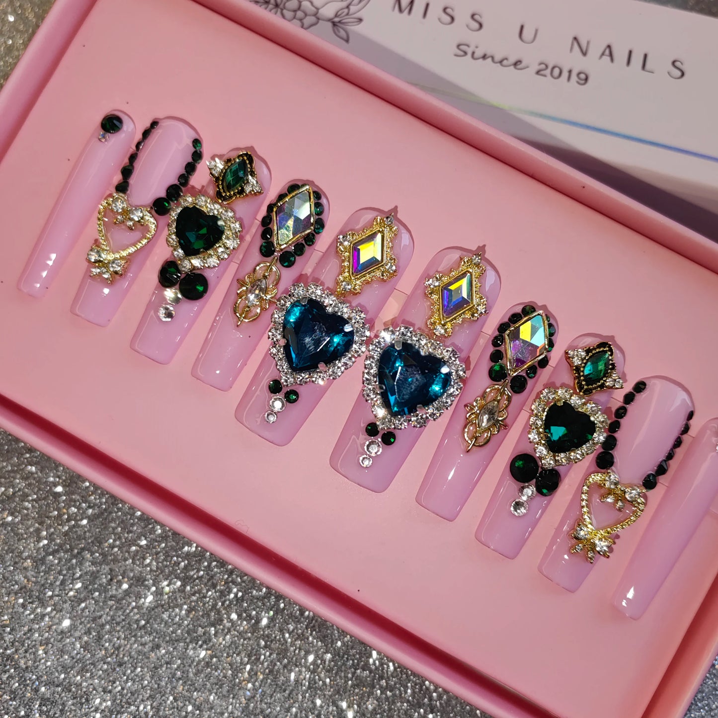 Pretty Villian Handmande sets
